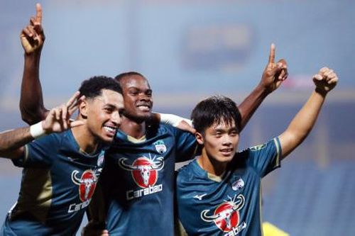 Bóng đá Việt Nam gặp bất lợi vì quy định mới của AFC