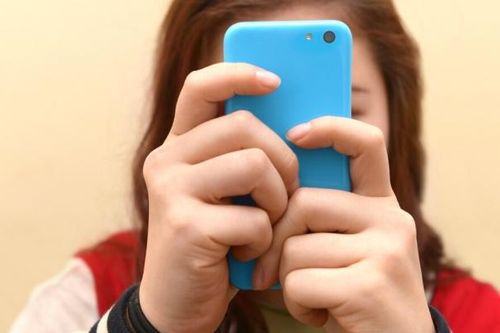 Những lời khuyên giúp kiểm soát trẻ sử dụng mạng xã hội từ các chuyên gia Mỹ