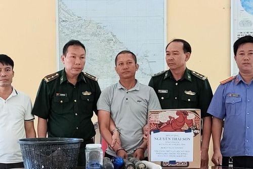 Bắt giữ đối tượng vận chuyển, tàng trữ mìn tự chế