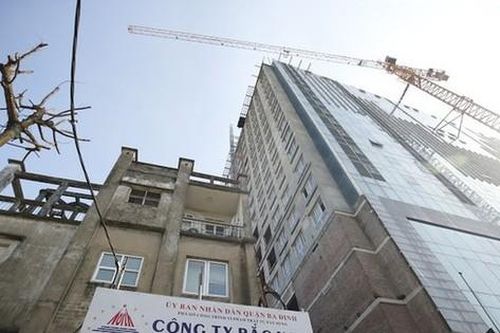 Sau 'cắt ngọn', cao ốc 8B Lê Trực chào bán căn hộ trên 100 triệu đồng/m2