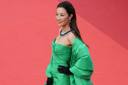 Dương Tử Quỳnh dát hàng hiệu khoe nhan sắc tuổi 61 ở Cannes