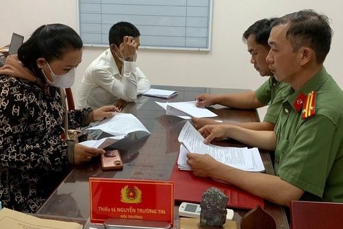 Hai người bị xử lý vì chuyển tiếp cuộc gọi đòi nợ đến Bộ Công an