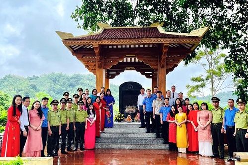 VKSND tỉnh Lạng Sơn sinh hoạt chuyên đề về Kỷ niệm 90 năm ngày truyền thống Đảng bộ