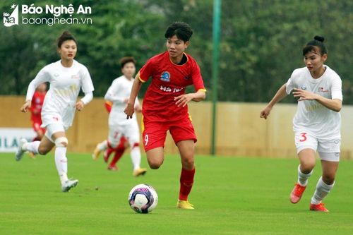 Tiền đạo Vũ Thị Hoa và hành trình giành Huy chương Vàng ở SEA Games 32