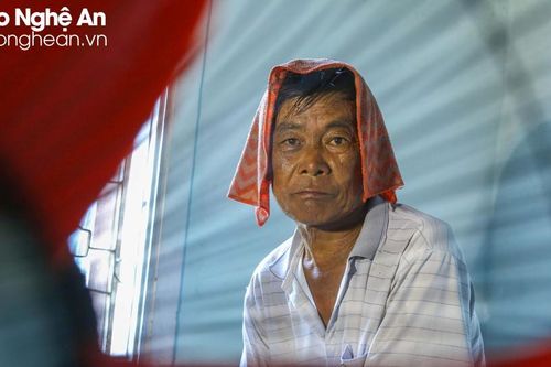 'Xóm chạy thận' thành Vinh chật vật trong nắng nóng đầu hè