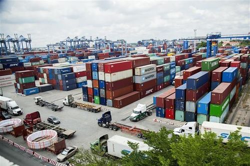 Sau bảy năm, hàng container qua cảng biển Việt Nam tăng gần gấp đôi