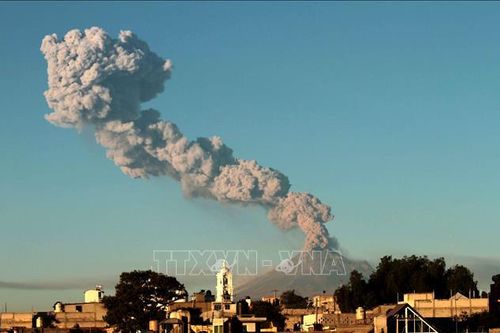 Mexico nâng mức cảnh báo về nguy cơ từ núi lửa Popocatépetl