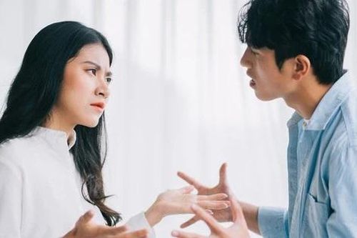 Về quê ngày giỗ bố, nhìn bàn thờ mà tôi uất nghẹn