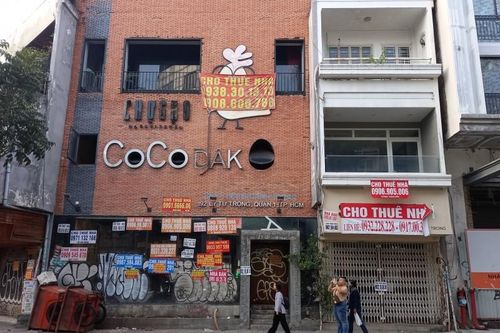 Nhiều mặt bằng bán lẻ 'ngóng' khách thuê