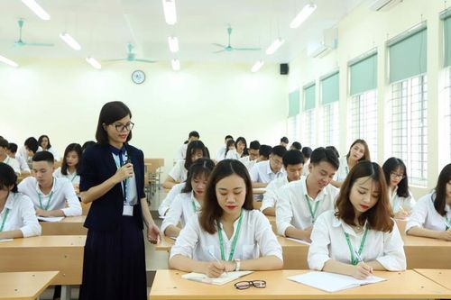 Hé lộ mức độ chênh lệch học phí giữa các ngành học