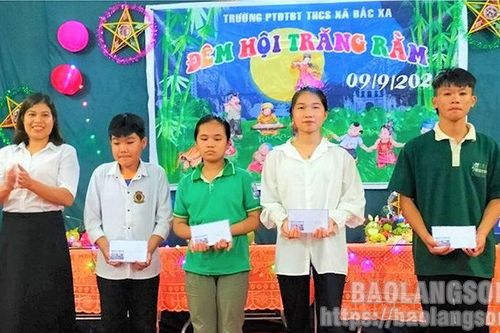 Khởi sắc phong trào khuyến học khuyến tài ở xã vùng biên Bắc Xa