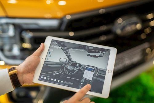 Chuyển đổi số cho người dùng ô tô tại Việt Nam