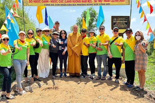 Hội Từ thiện chùa Tường Nguyên khánh thành cầu bê-tông, tặng quà tại Tiền Giang
