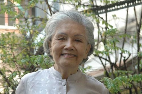 Dòng đời xâu chuỗi mộng...