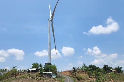 Hàng chục hộ dân ngóng từng ngày tiền bồi thường từ công ty điện gió