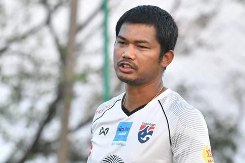 Cựu tiền đạo V-League kêu gọi HLV U23 Thái Lan từ chức