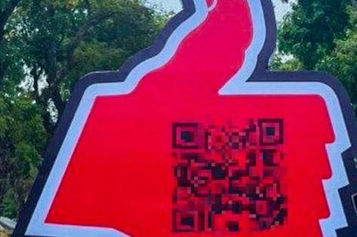 Biểu tượng check-in bị gỡ ở hồ Tây lại 'chạy' ra Công viên Thống Nhất