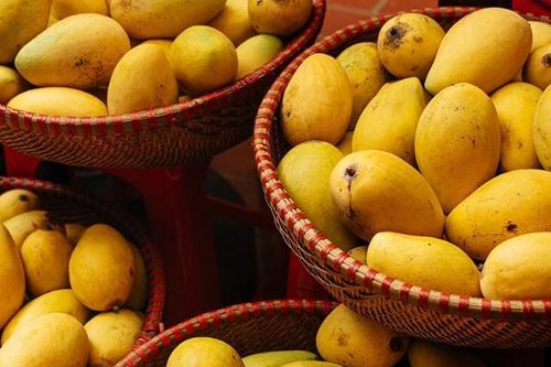 5 loại thực phẩm cần tránh để giữ làn da sạch mụn trong mùa nóng