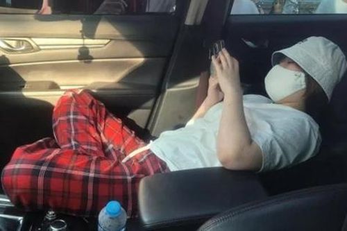 Diễn biến mới nhất vụ cô gái nằm nghe nhạc, cố thủ hàng giờ trong xe ở Hải Phòng