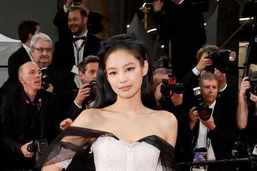 Cannes 2023: 'The Idol' nhận tràng pháo tay dài 5 phút nhưng Knet lại ái ngại cho Jennie