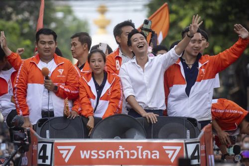 Đảng Move Forward đối mặt nguy cơ bị giải tán vì luật khi quân
