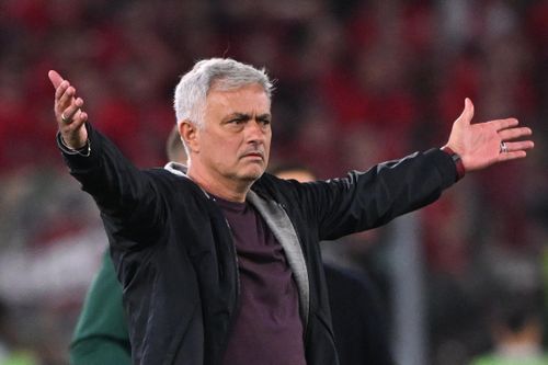 Mourinho nổi giận khi Juventus bị trừ 10 điểm