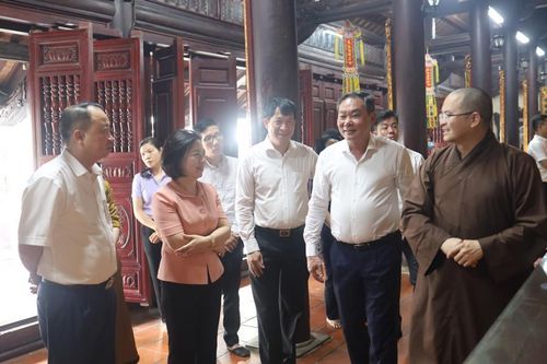 Lãnh đạo Hà Nội chúc mừng Hội đồng chứng minh Giáo hội Phật giáo Việt Nam