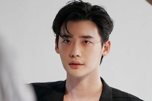 Việt Nam là điểm đến cuối cùng trong fanmeeting tour của mỹ nam xứ Hàn Lee Jong Suk