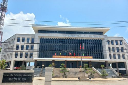 Trung tâm Chính trị-Hành chính huyện Lý Sơn đã sử dụng hơn 2 năm nhưng chưa được bàn giao, quyết toán