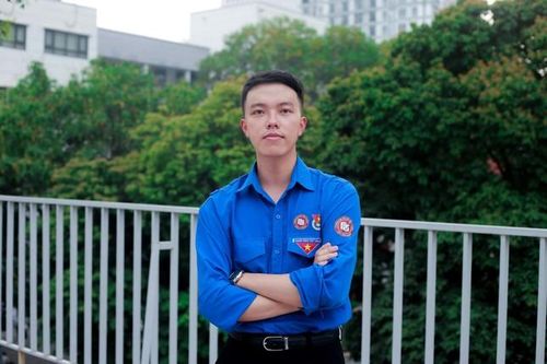 Phó Bí thư Đoàn Thanh niên trường Ngoại thương: 'Hãy tự viết nên bản nhạc của chính cuộc đời'