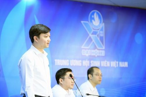 'Đặt hàng' sinh viên Việt Nam 'phủ xanh' mạng xã hội