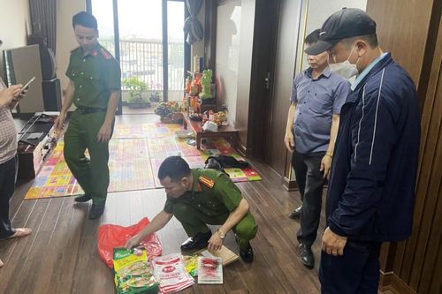 Hai vợ chồng sản xuất, buôn bán hơn nửa tấn mì chính, hạt nêm giả