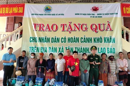 Nhiều hoạt động tri ân nhân dân khu vực biên giới Nghệ An, Quảng Trị