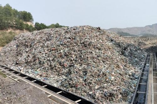 Kịp thời giải quyết kiến nghị của người dân sống gần Khu xử lý rác thải tập trung