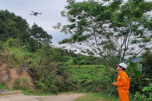 Truyền tải điện Đông Bắc 3: Sử dụng thiết bị bay UAV quản lý vận hành đường dây