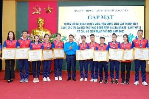 Thái Nguyên khen thưởng các VĐV đạt thành tích tại SEA Games 32