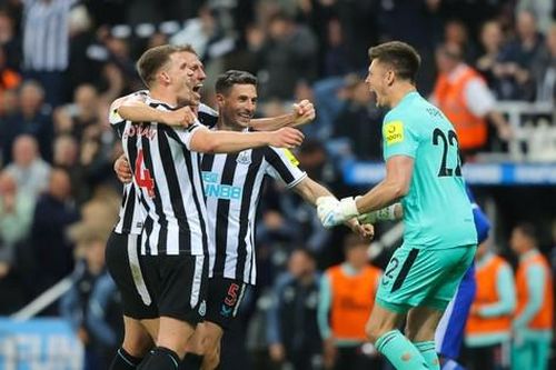 Newcastle giành vé dự Champions League sau 20 năm