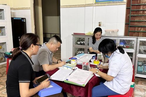 Tìm ra nguyên nhân khiến 76 trẻ mầm non ngộ độc nhập viện
