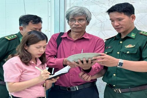 Gốm sứ ngư dân khai thác trái phép dưới biển là cổ vật thời Minh - Thanh