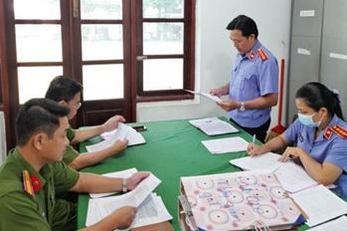 Trực tiếp kiểm sát nhà tạm giữ Công an huyện Tân Thạnh 6 tháng đầu năm 2023