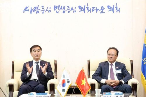 Lãnh đạo tỉnh Nghệ An làm việc với tỉnh Gyeonggi (Hàn Quốc)