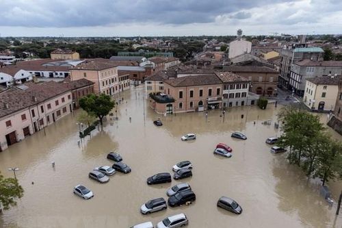 Italy: Một tuần sau lũ lụt, hơn 23.000 người vẫn chưa thể trở về nhà