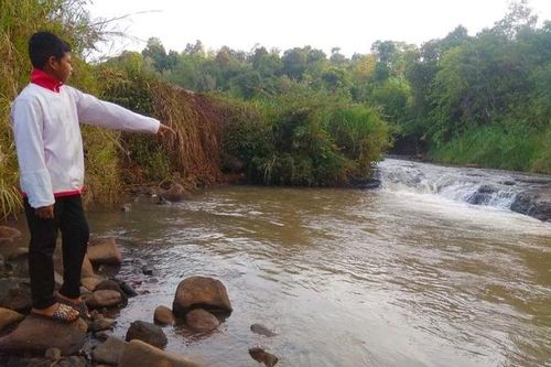 Gia Lai: Tuyên dương nam sinh dũng cảm cứu hai em nhỏ khỏi đuối nước