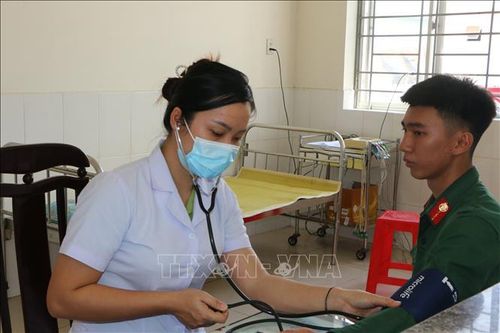 Nữ Thượng úy Quân y năng nổ, nhiệt huyết