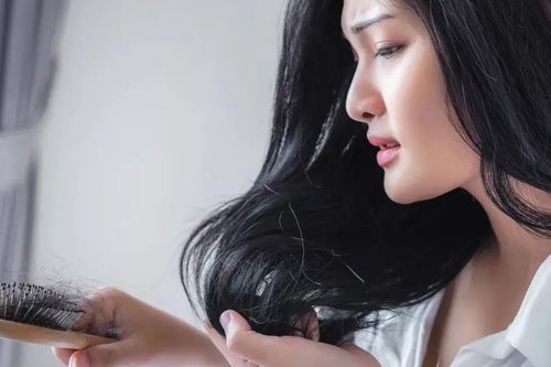 Các nhà khoa học dùng tóc bắt bệnh