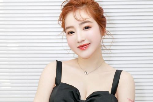 Elly Trần không nhận được chu cấp nuôi con từ chồng cũ trong một năm qua
