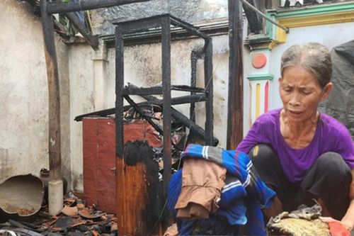 Hỏa hoạn thiêu rụi ngôi nhà kỳ lạ có đồ vật bỗng dưng bốc cháy