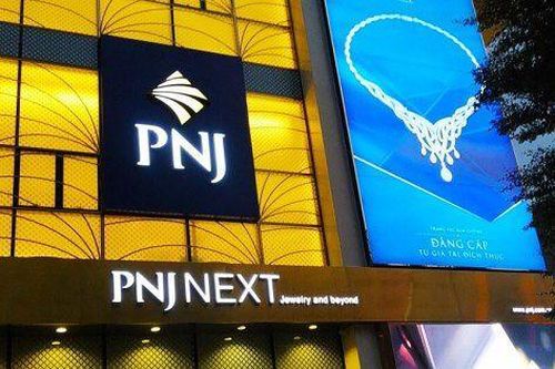 Mảng bán sỉ trang sức đi lùi, PNJ báo doanh thu chỉ 2.200 tỷ trong tháng 4