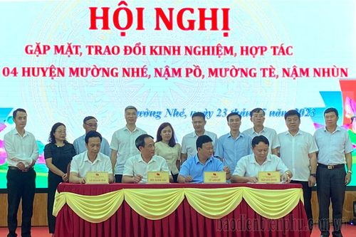 Trao đổi kinh nghiệm, hợp tác phát triển giữa 4 huyện biên giới