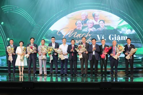 Người con xứ Nghệ luôn hướng về quê hương